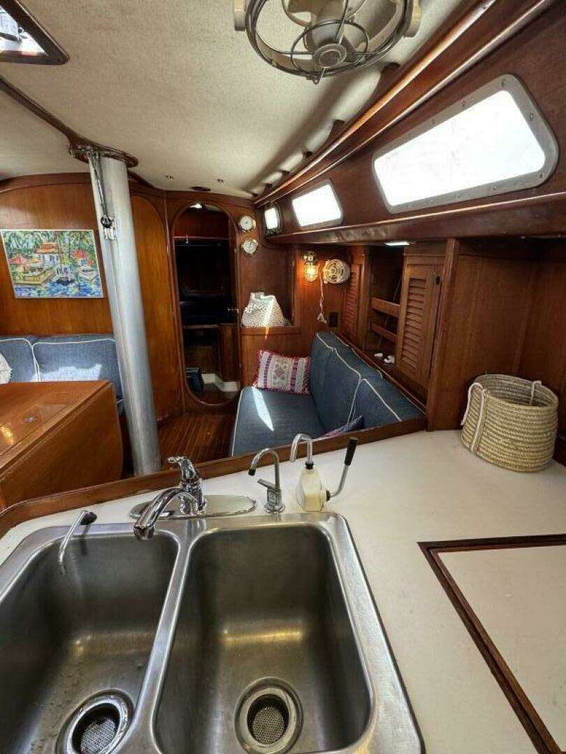 Maratime 41ft Bristol Yacht For Sale Maratime 41ft Bristol Yacht For Sale