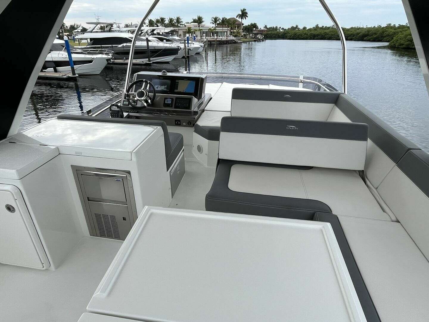 Galeon 500 FLY Yacht For Sale