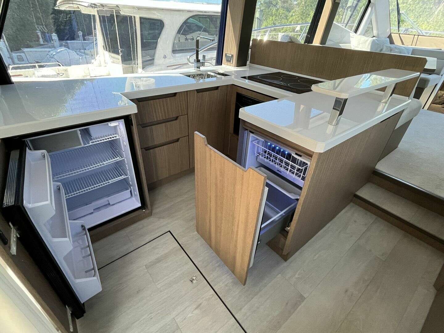 Galeon 500 FLY Yacht For Sale