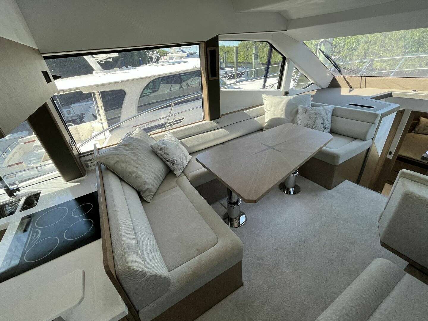 Galeon 500 FLY Yacht For Sale