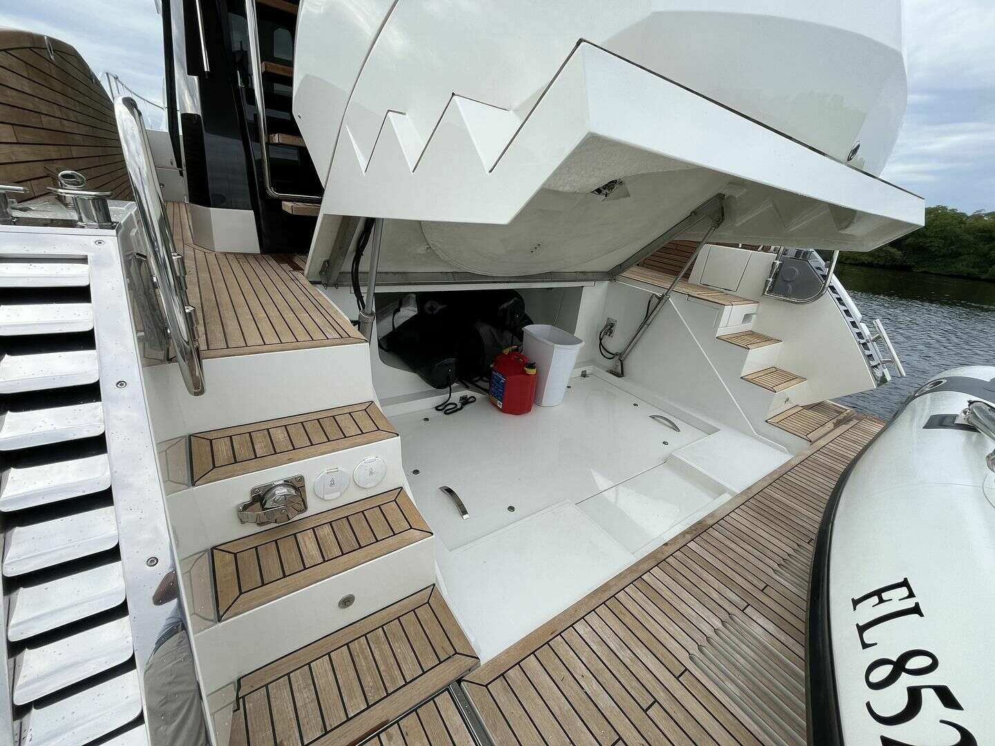 Galeon 500 FLY Yacht For Sale
