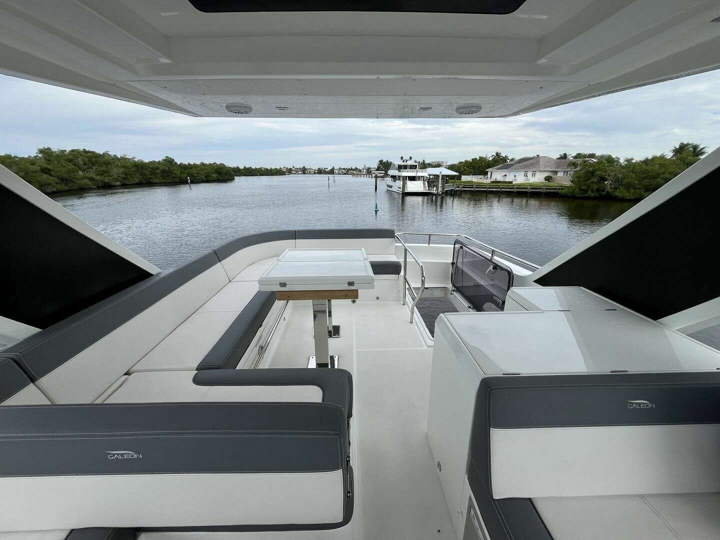 Galeon 500 FLY Yacht For Sale