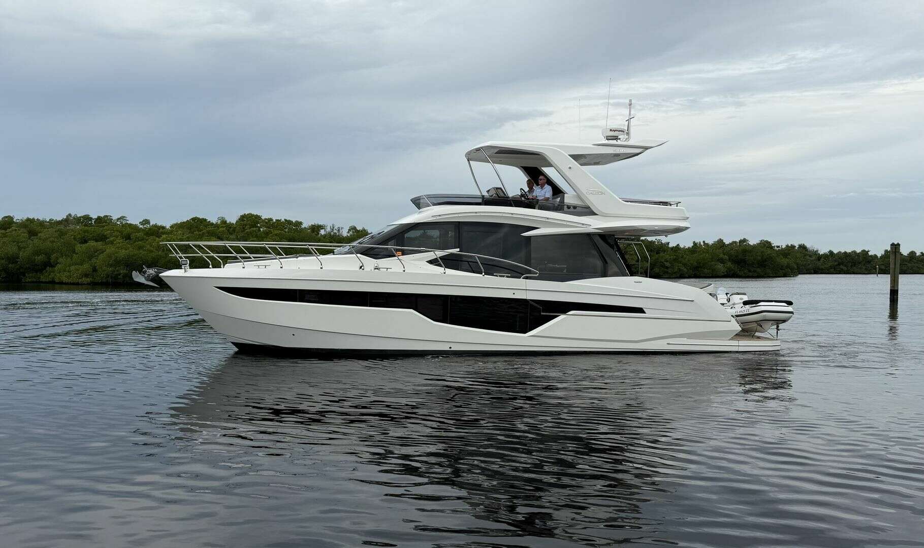 Galeon 500 FLY Yacht For Sale