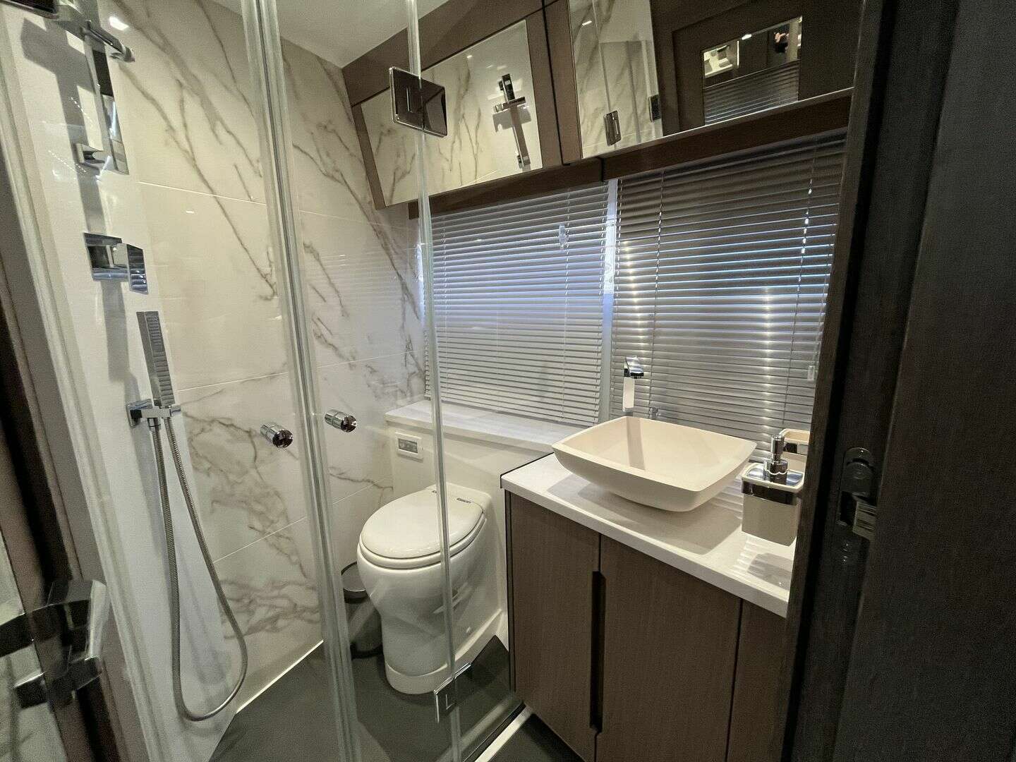 Galeon 500 FLY Yacht For Sale