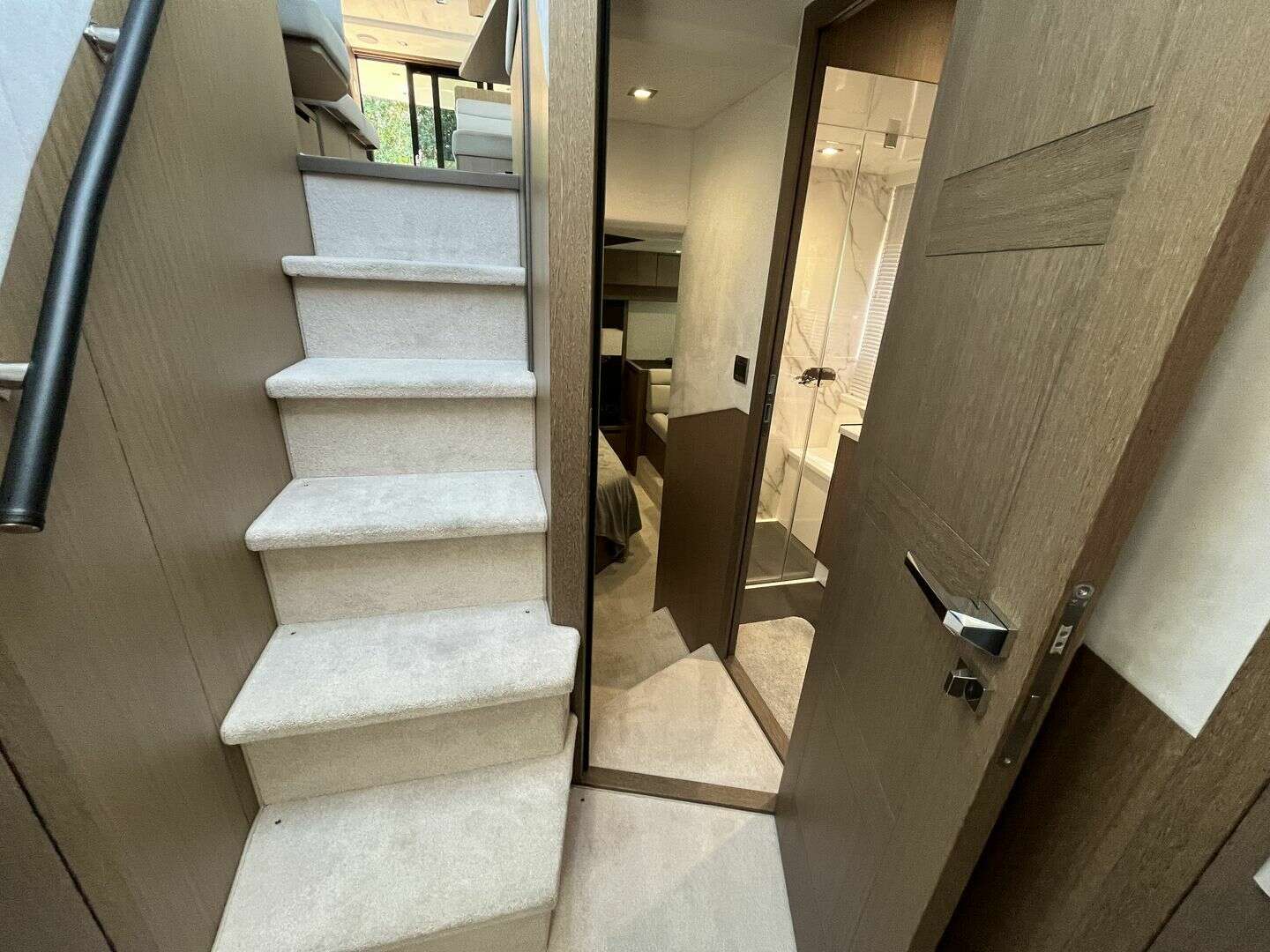 Galeon 500 FLY Yacht For Sale