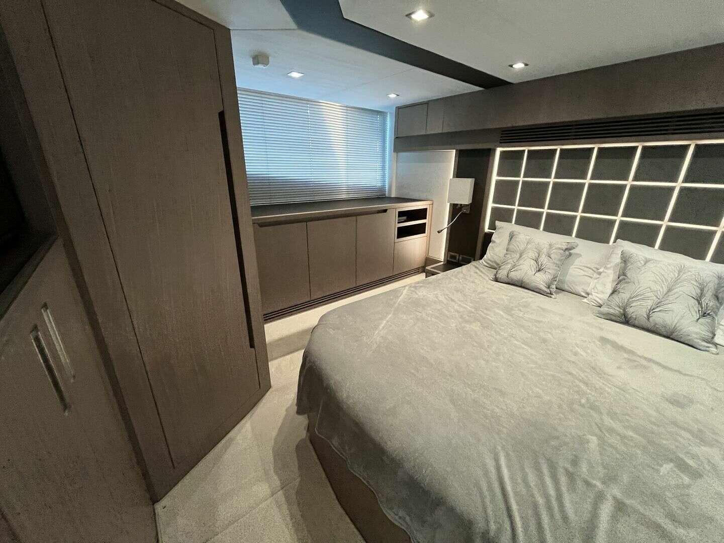 Galeon 500 FLY Yacht For Sale