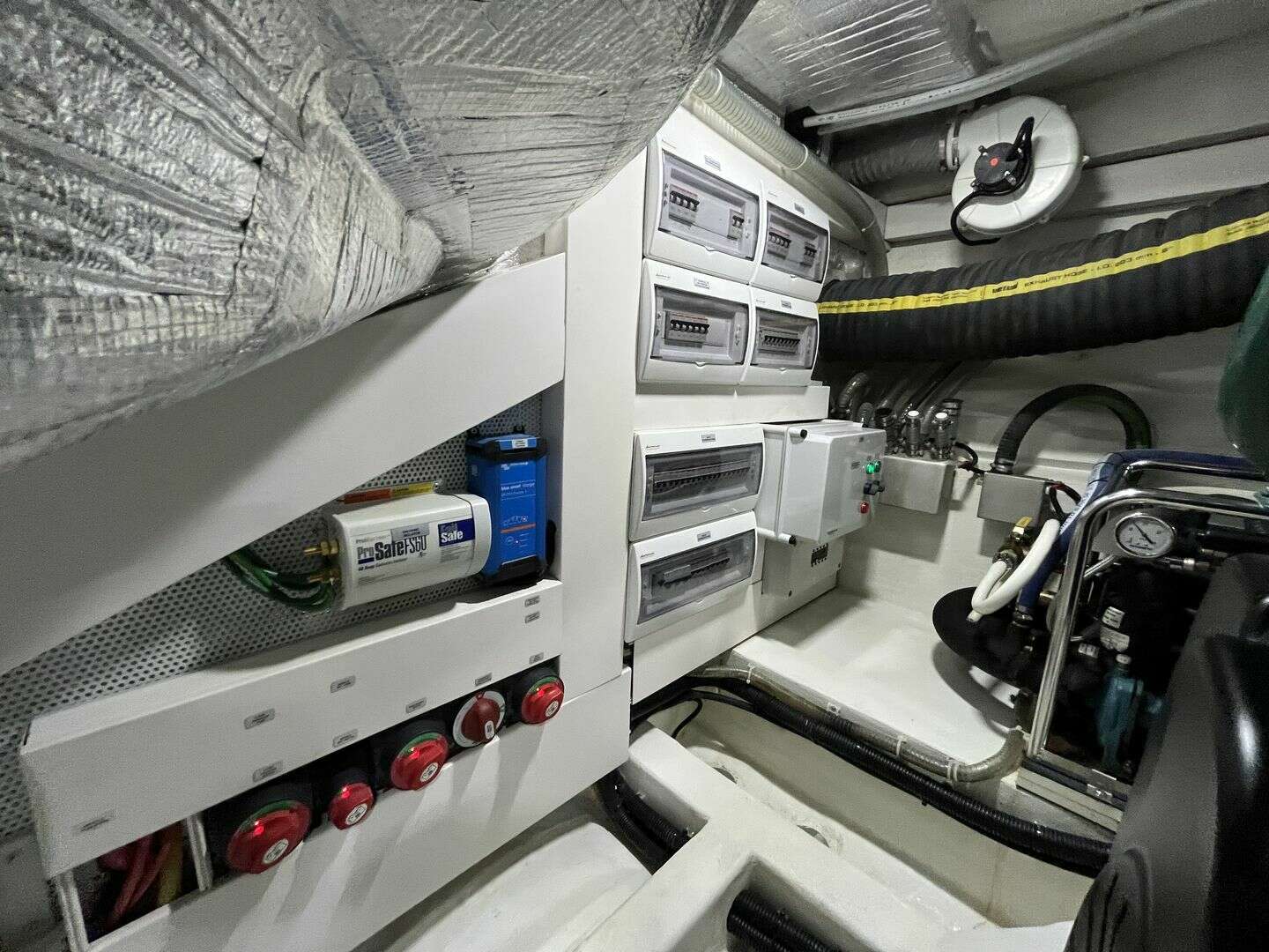 Galeon 500 FLY Yacht For Sale