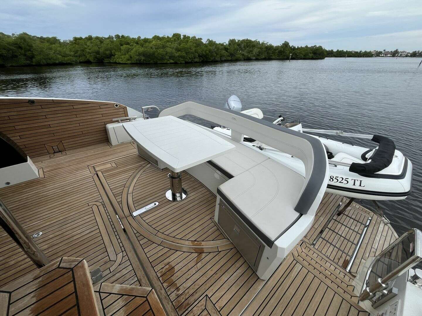 Galeon 500 FLY Yacht For Sale