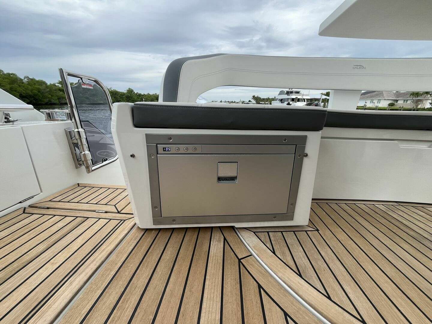 Galeon 500 FLY Yacht For Sale