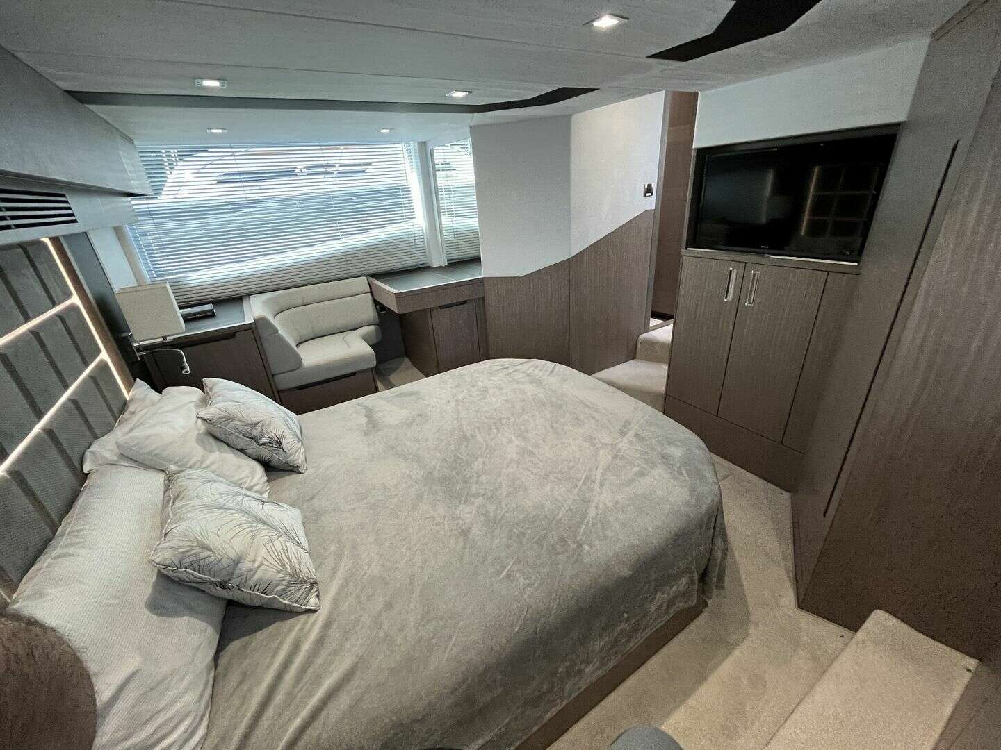 Galeon 500 FLY Yacht For Sale
