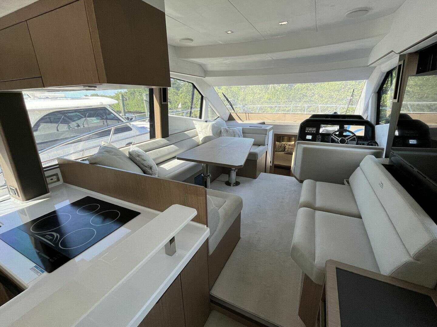 Galeon 500 FLY Yacht For Sale