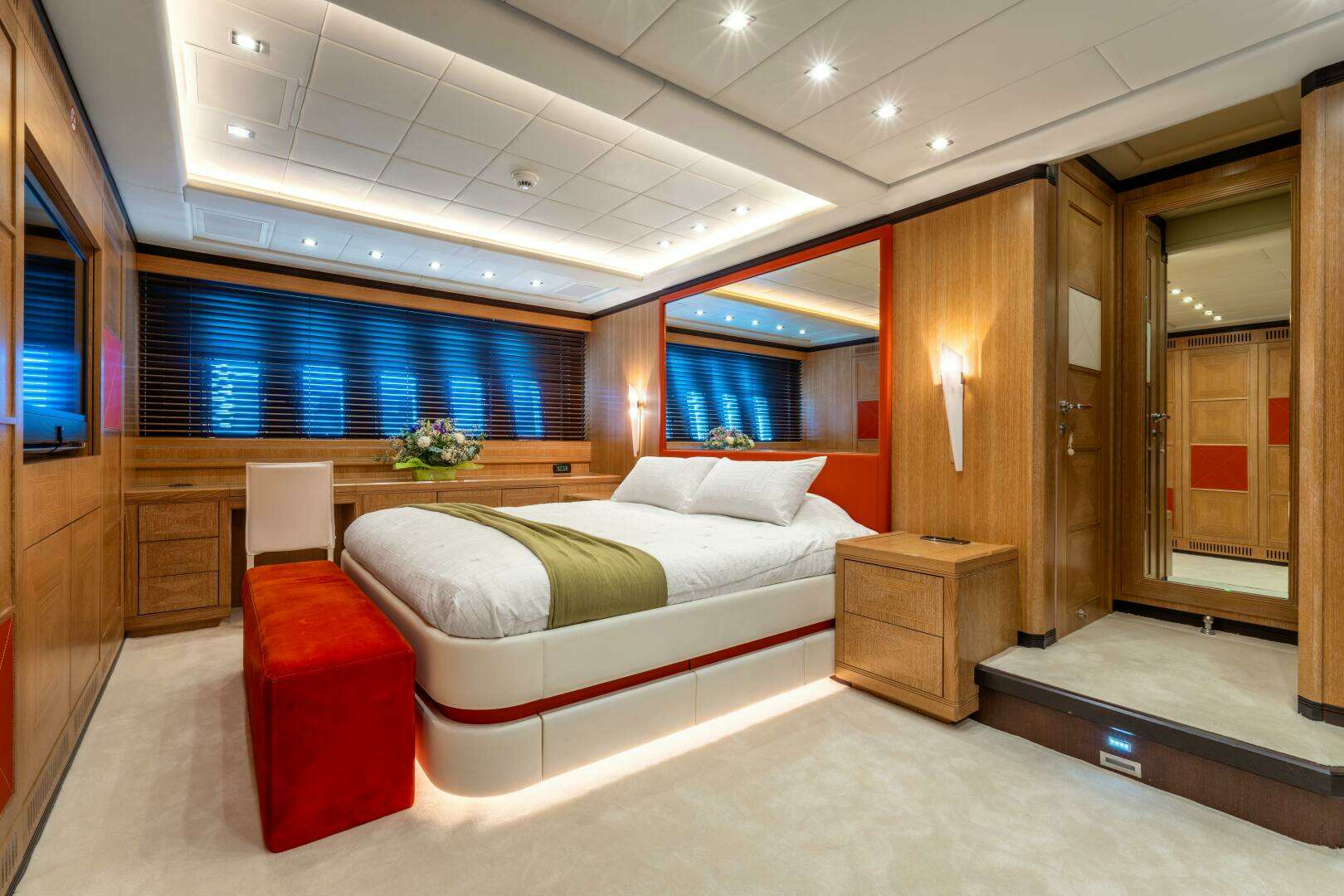 Overmarine Mangusta 108 Yacht For Sale