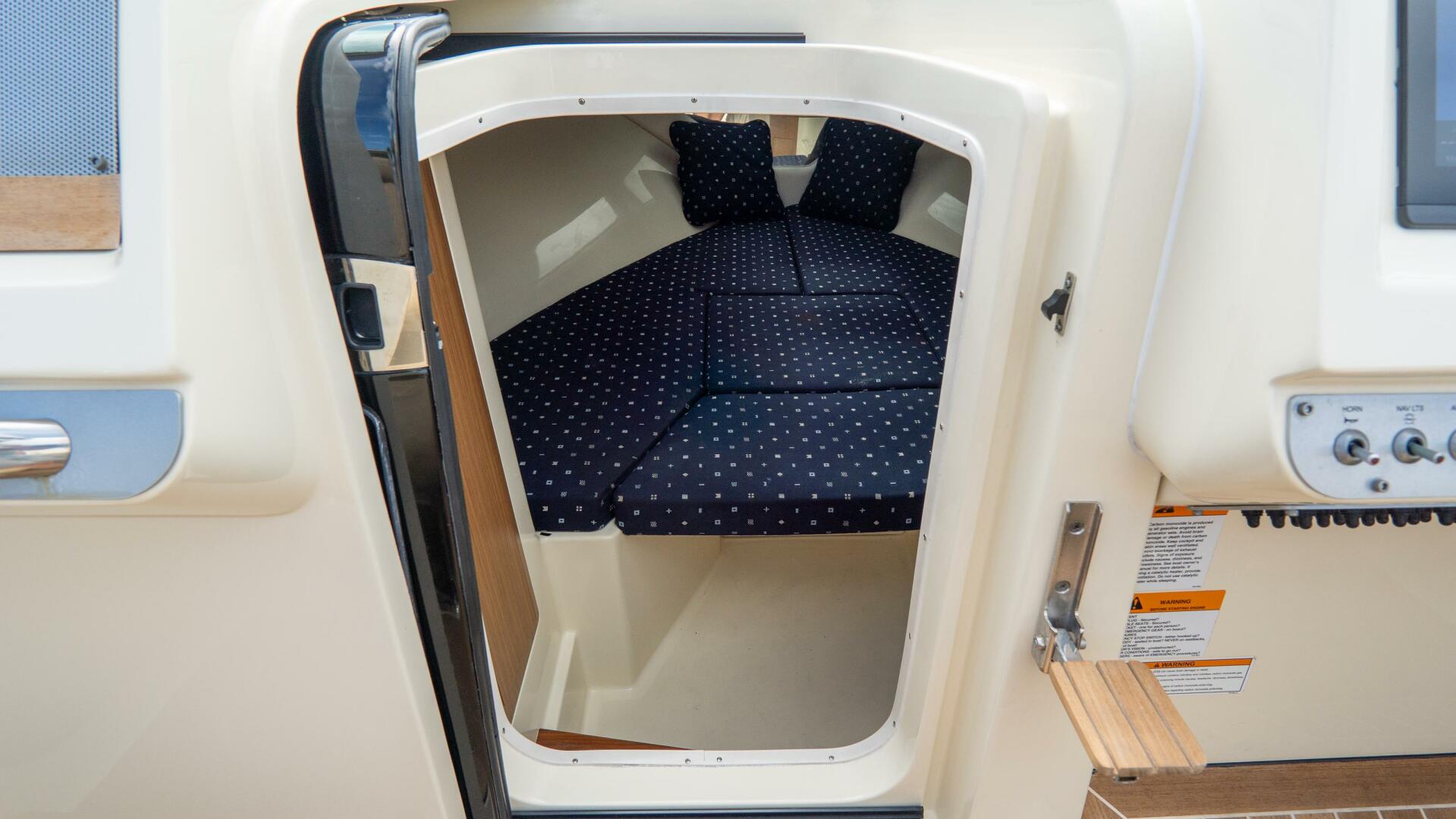 Corsair 28ft Chris Craft Yacht For Sale Corsair 28ft Chris Craft Yacht For Sale