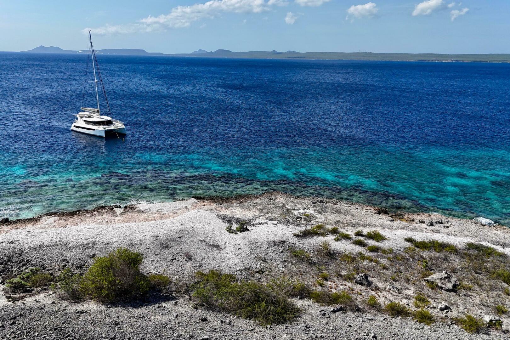 Momentum 42ft Leopard Yacht For Sale