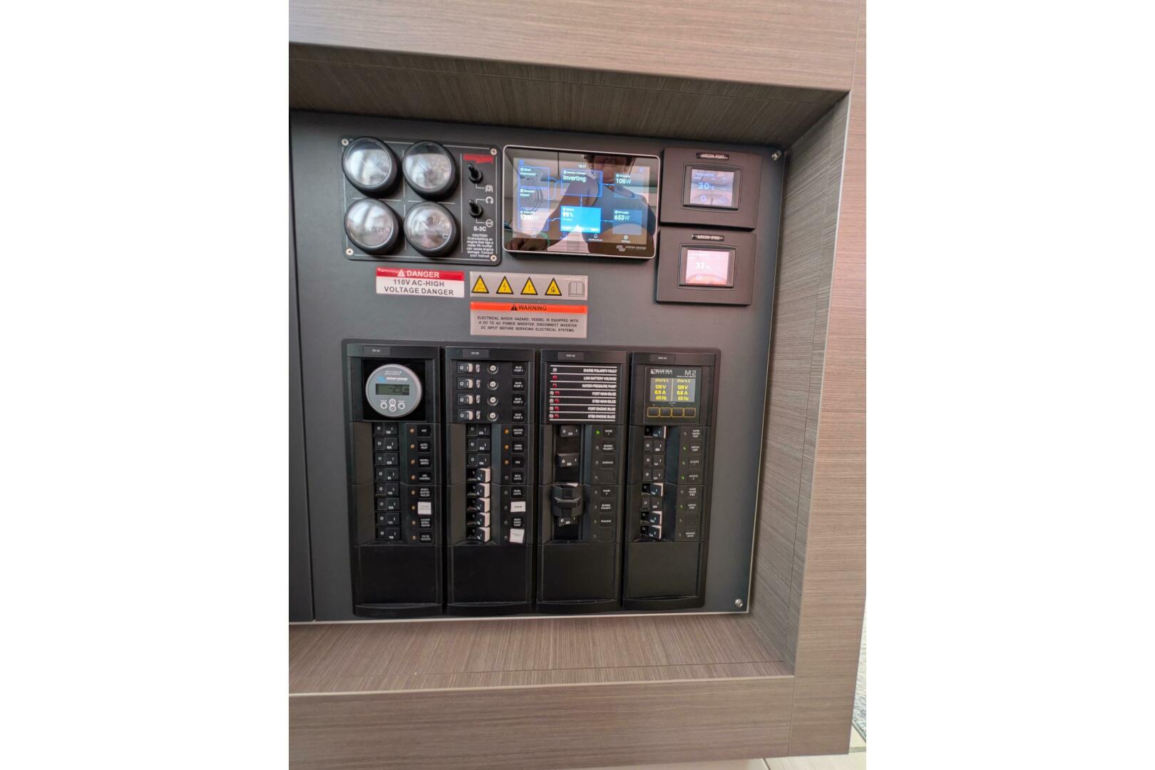 Momentum 42ft Leopard Yacht For Sale