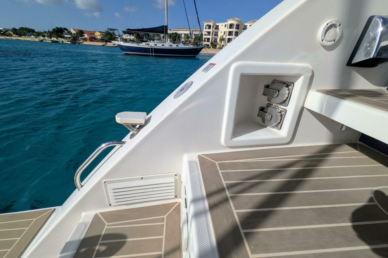 Momentum 42ft Leopard Yacht For Sale