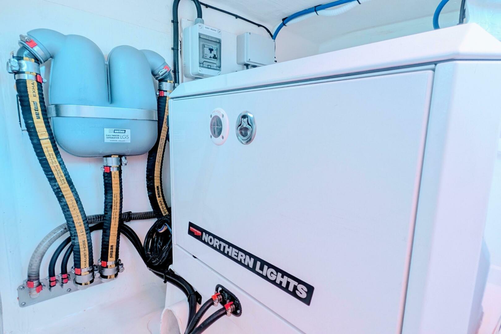 Momentum 42ft Leopard Yacht For Sale