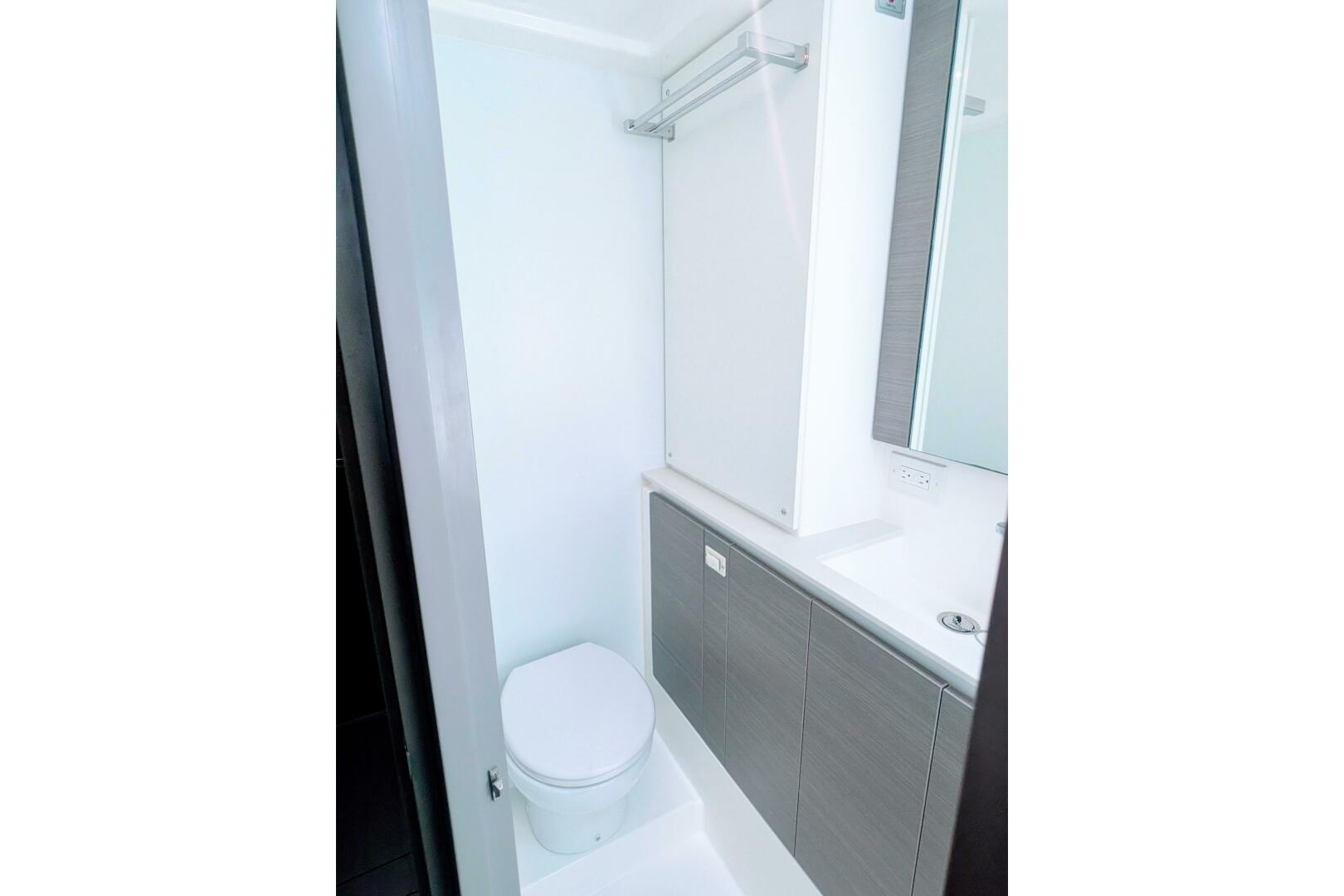 Momentum 42ft Leopard Yacht For Sale