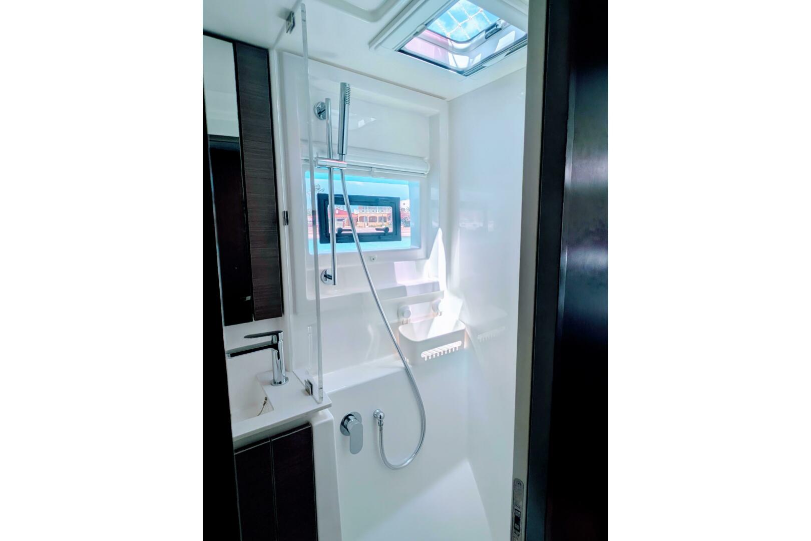 Momentum 42ft Leopard Yacht For Sale