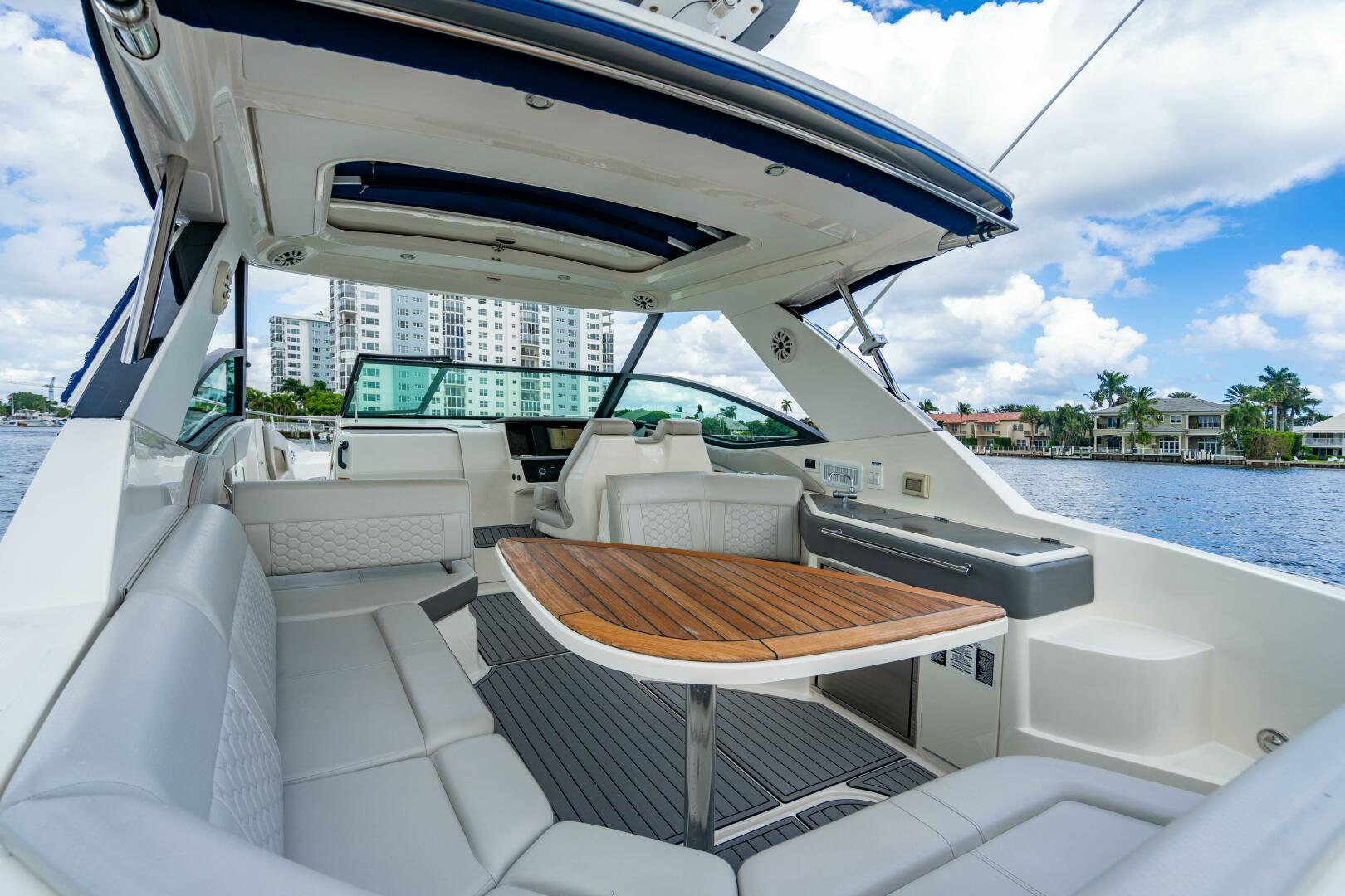 Sound Decision 32ft Sea Ray Yacht For Sale Sound Decision 32ft Sea Ray Yacht For Sale