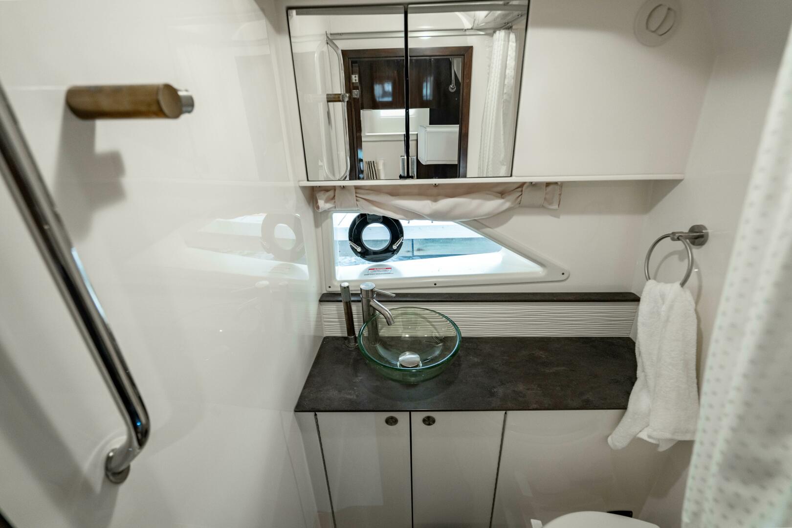 Sound Decision 32ft Sea Ray Yacht For Sale Sound Decision 32ft Sea Ray Yacht For Sale