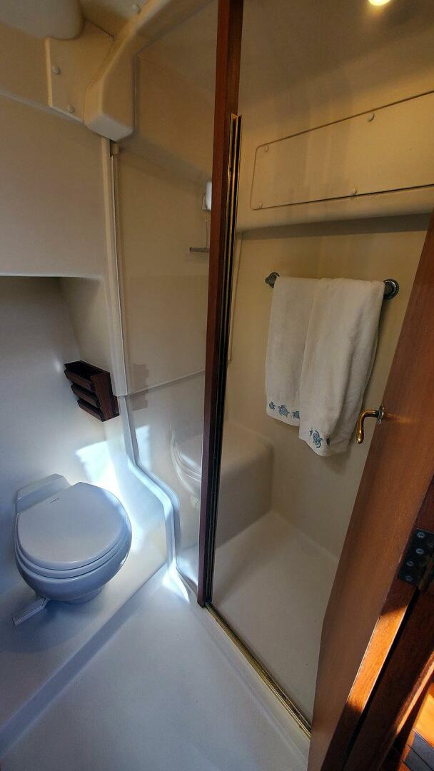 Guest Head Toilet and Shower