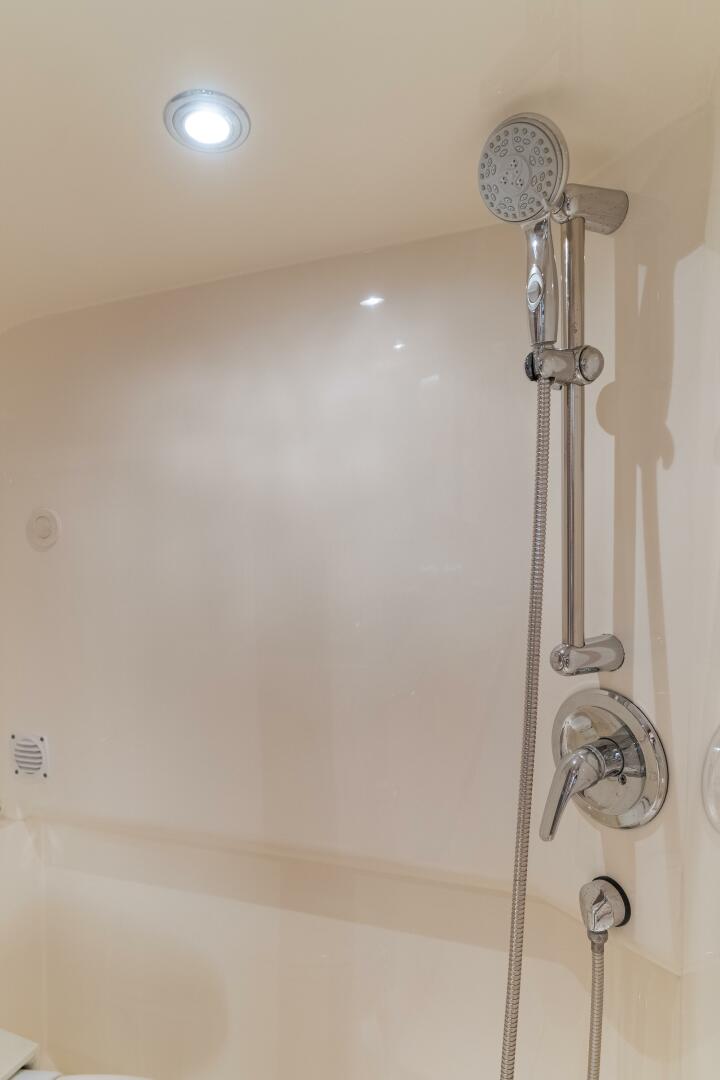 Dream Chaser 36ft Chris Craft Yacht For Sale