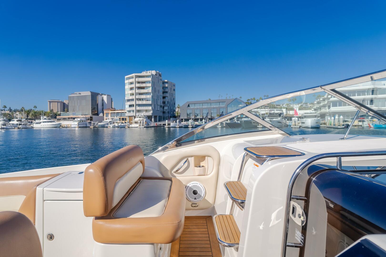 Dream Chaser 36ft Chris Craft Yacht For Sale