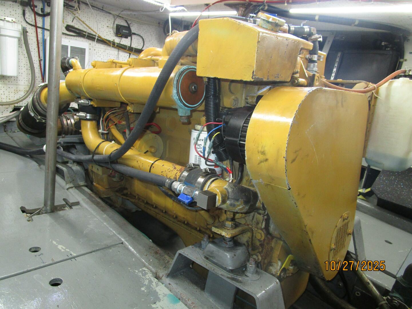 38' Marine Trader main engine1
