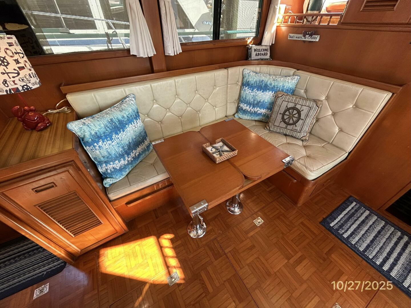 38' Marine Trader salon starboard aft seating
