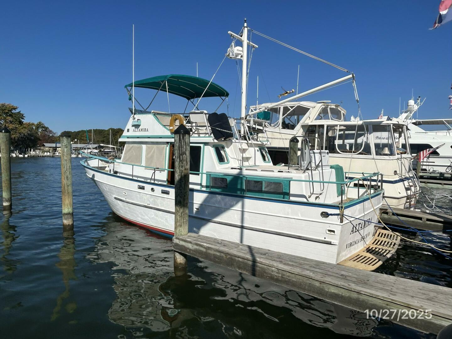 38' Marine Trader port aft profile