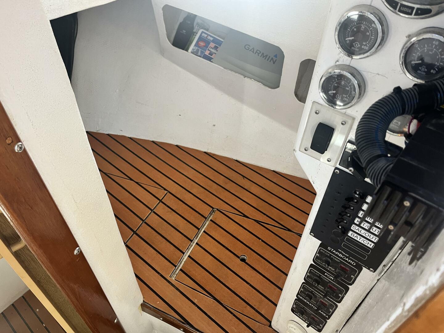 A Bug s Life 32ft Custom Yacht For Sale