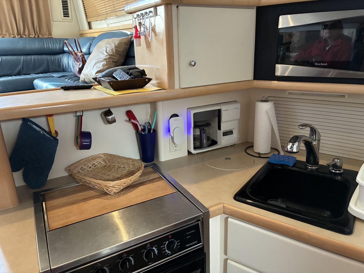 1998 Carver 355 Aft Cabin