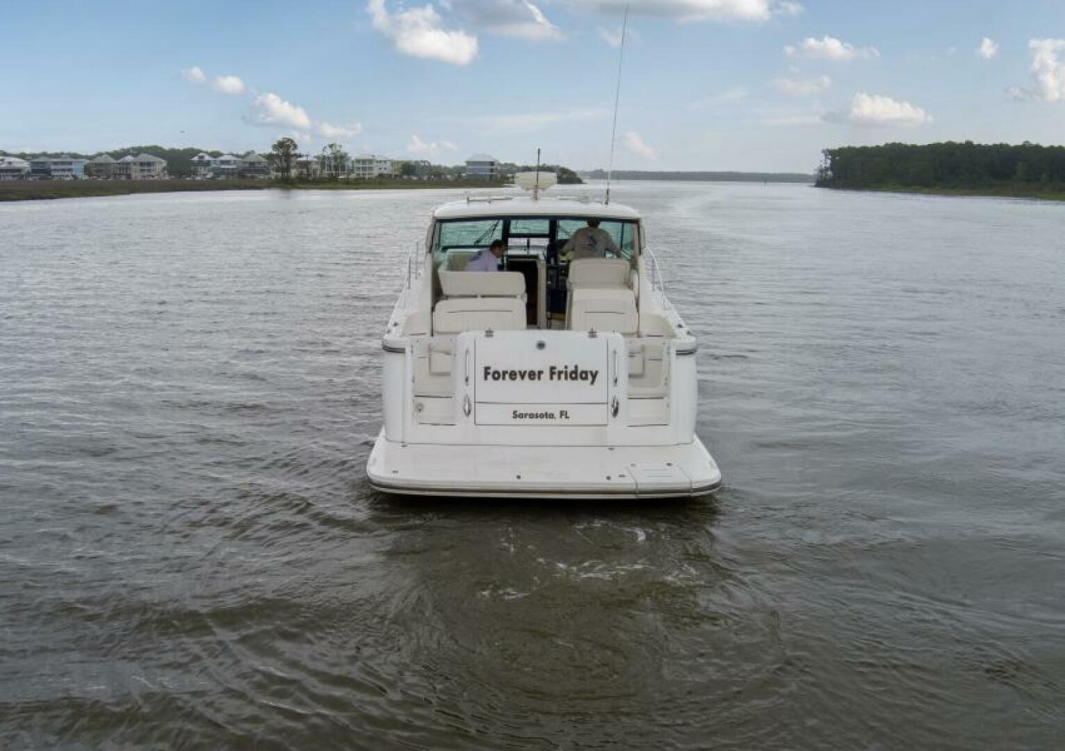 2005 3600 Tiara _Forever Friday_ Stern Profile