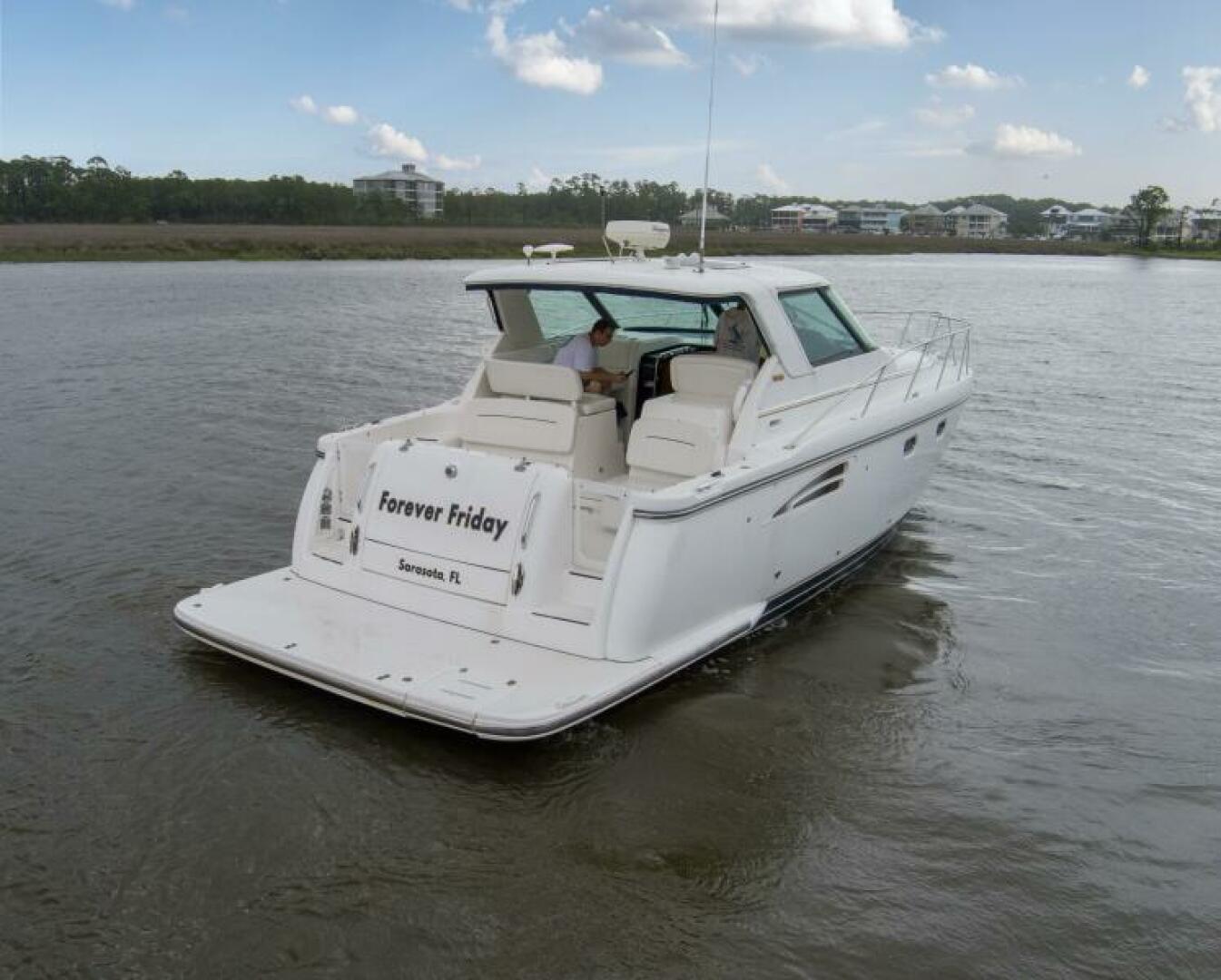 2005 3600 Tiara _Forever Friday_ Exterior Starboard Stern Pr