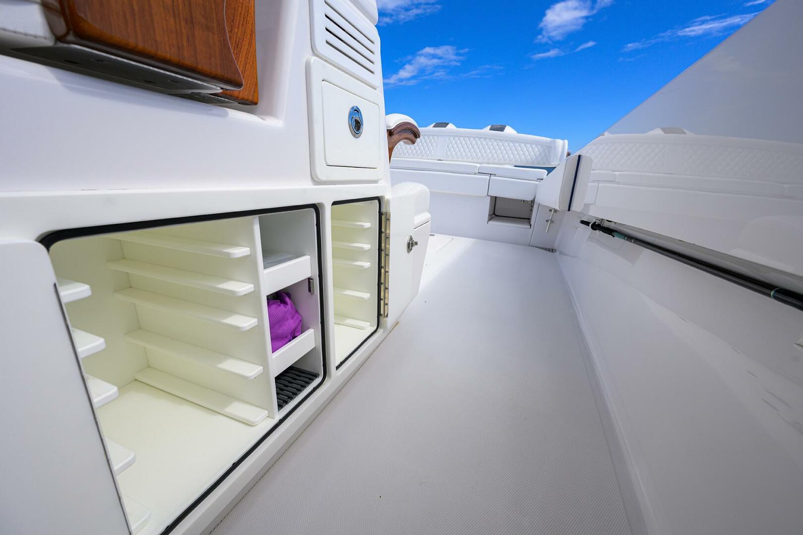 Two Krickets 41ft Bahama Yacht For Sale