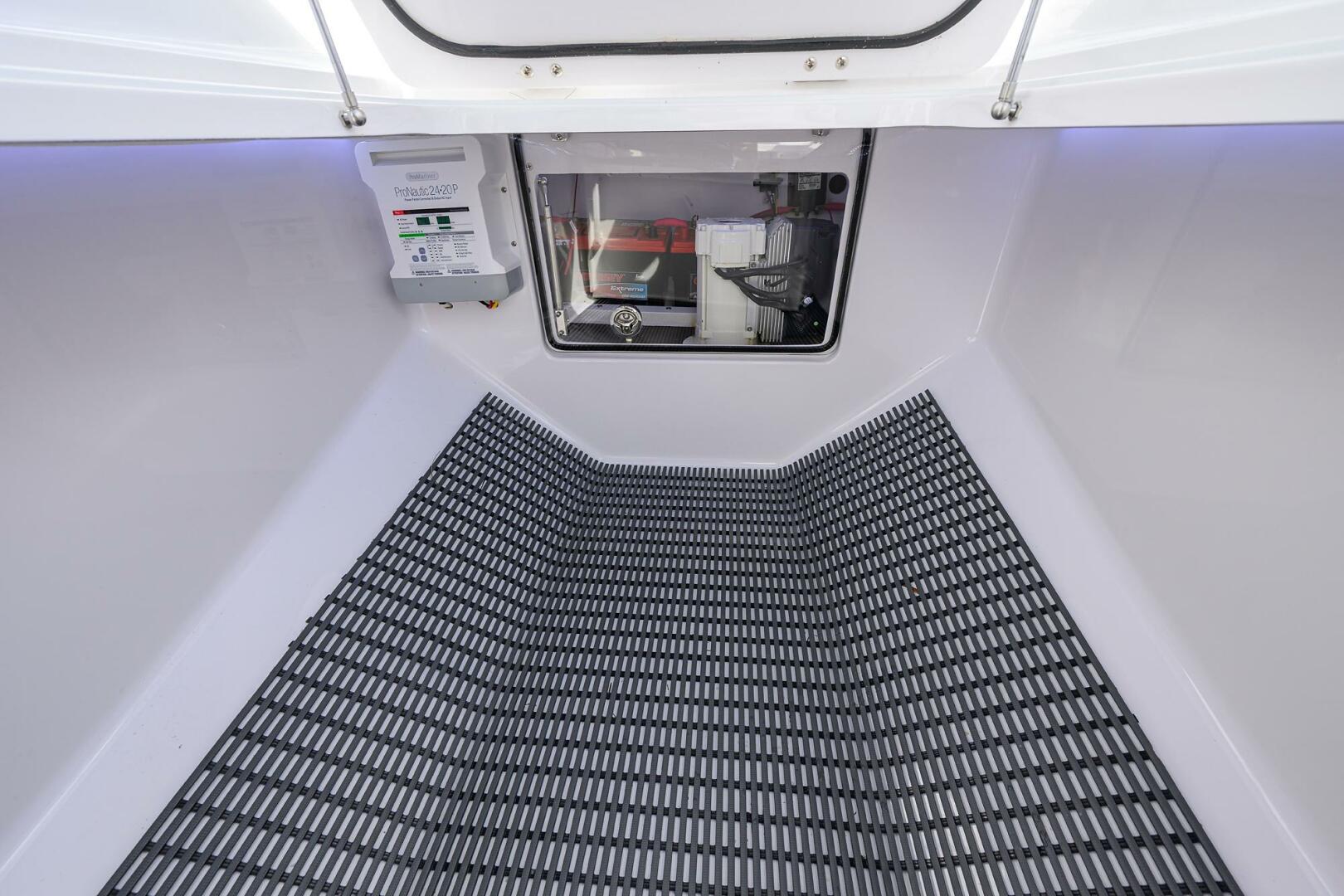 Two Krickets 41ft Bahama Yacht For Sale