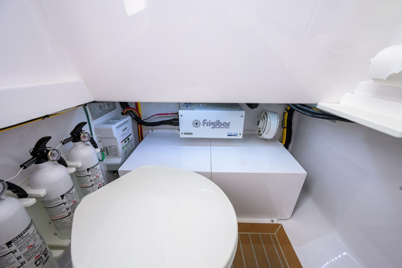 Two Krickets 41ft Bahama Yacht For Sale