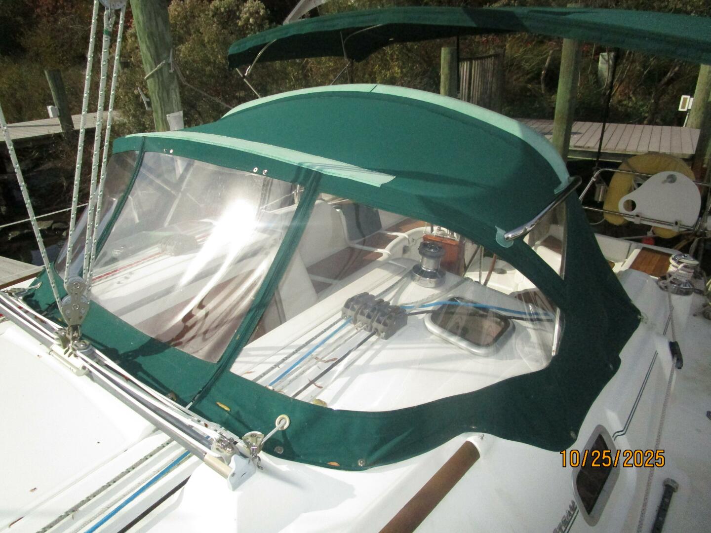 37' Beneteau dodger1