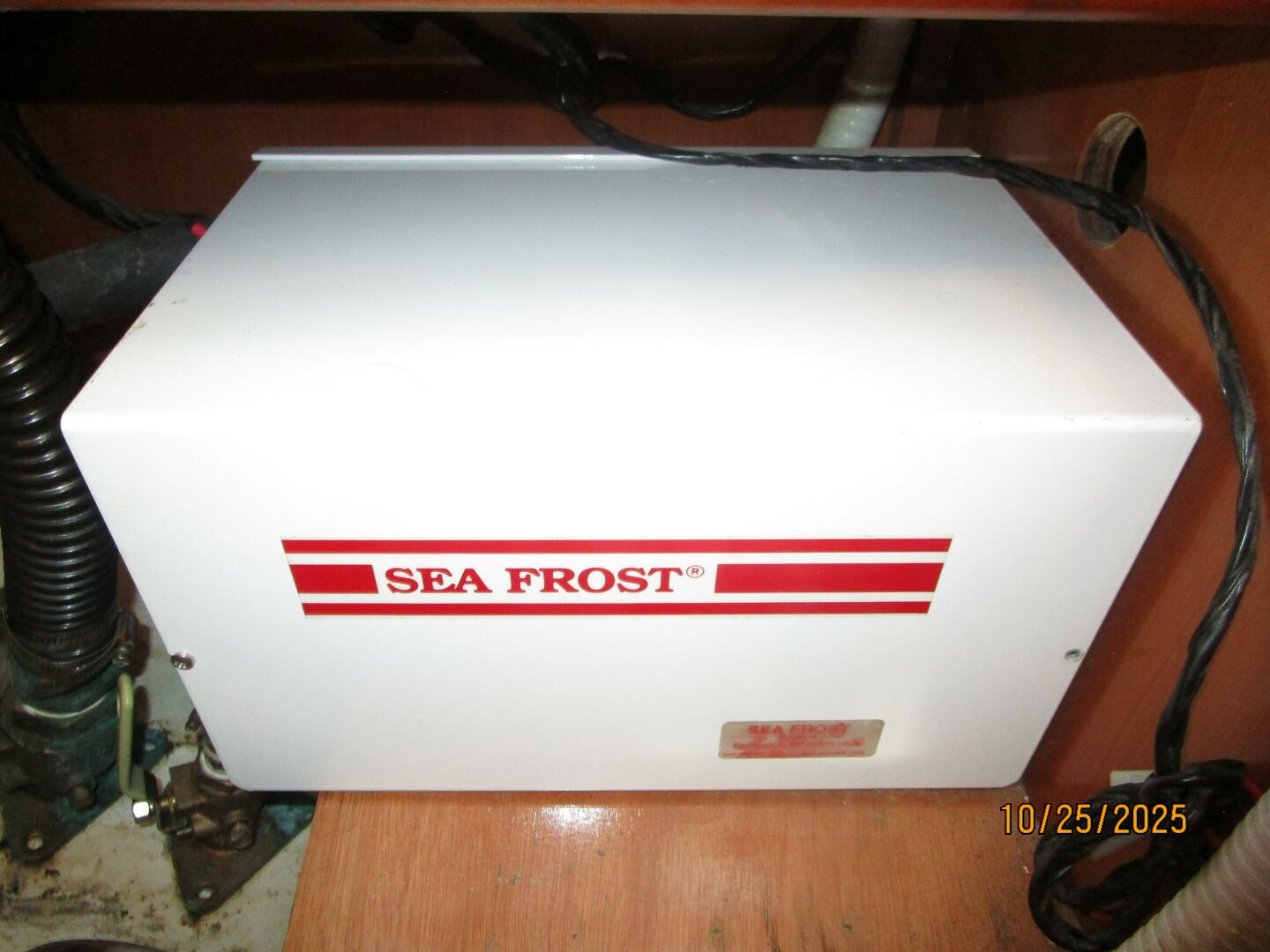 37' Beneteau refrigeration system