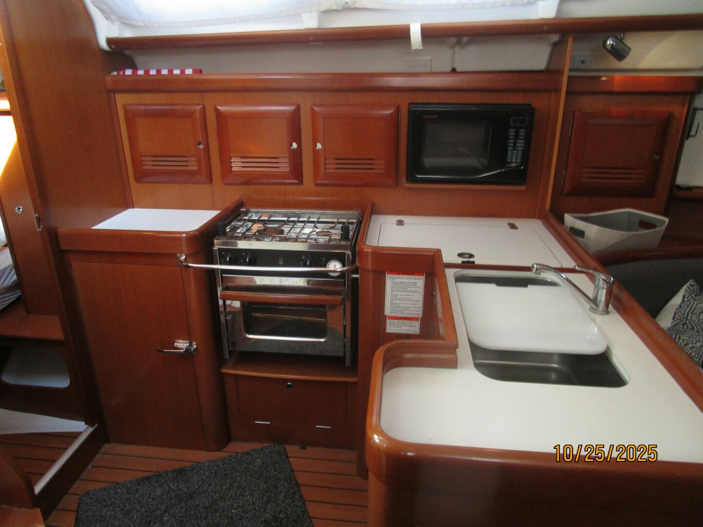 37' Beneteau galley2