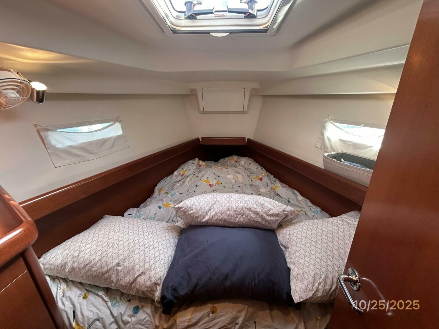 37' Beneteau forward stateroom