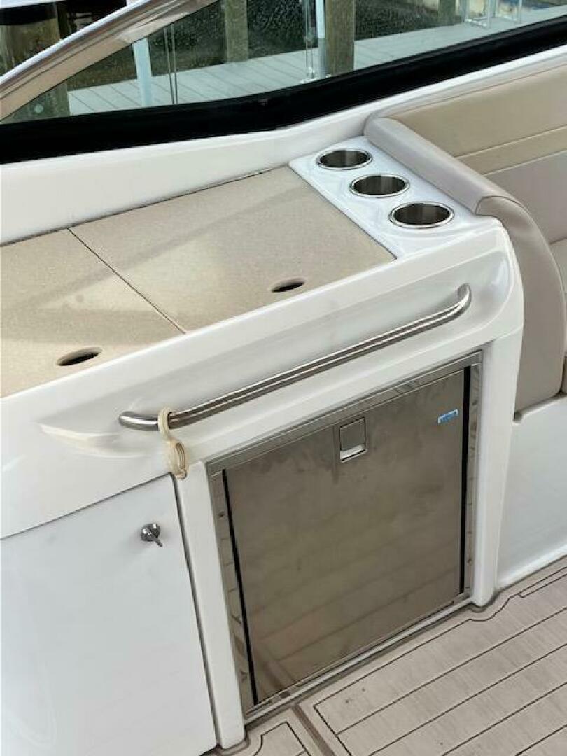 Office Space 35ft Formula Yacht For Sale