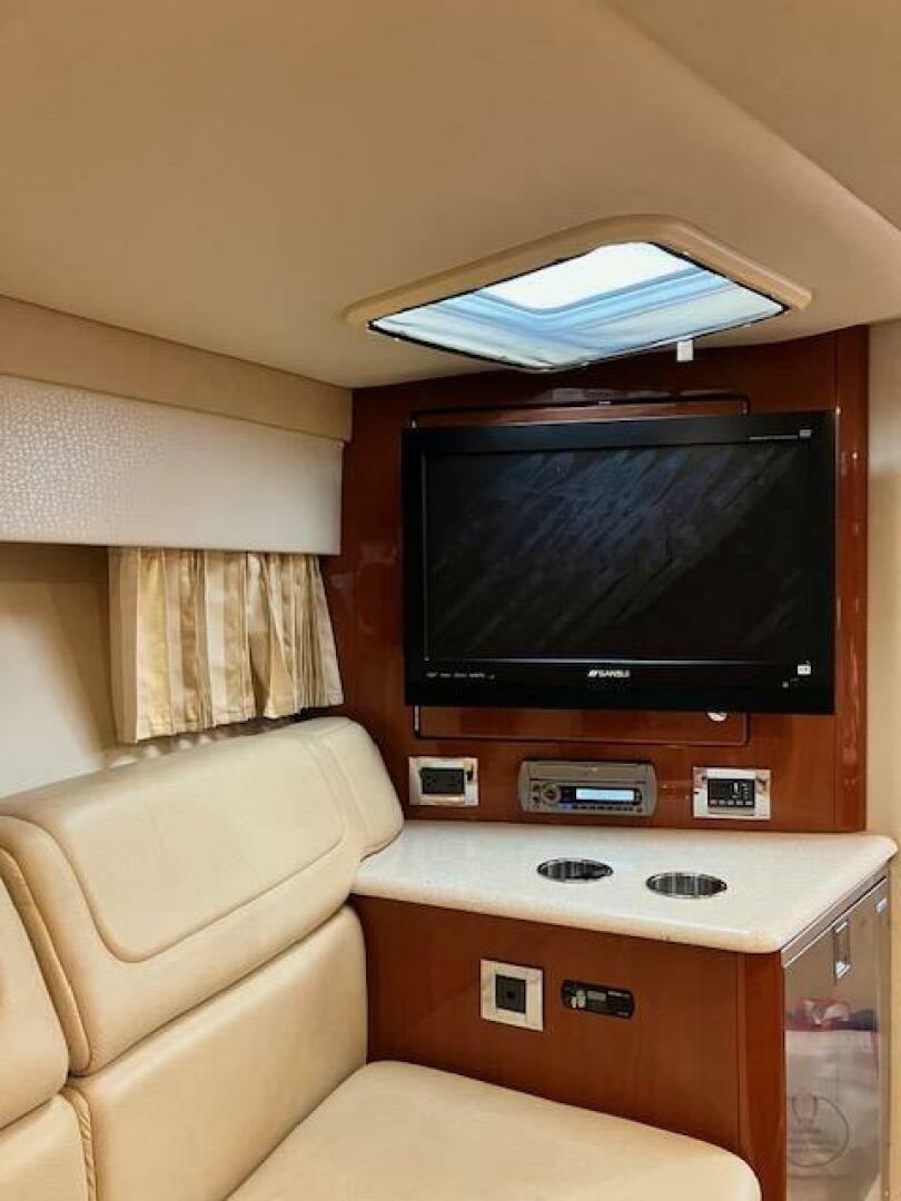 Office Space 35ft Formula Yacht For Sale