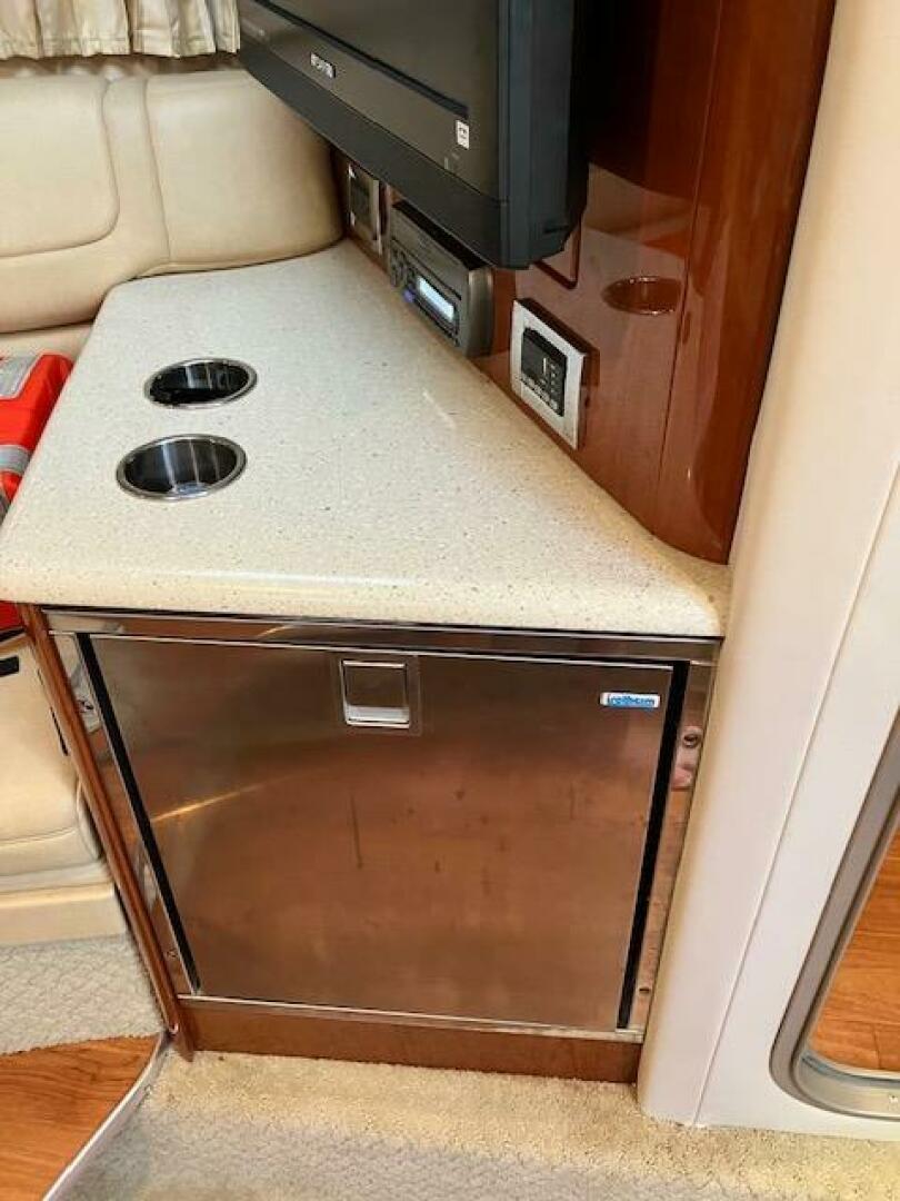 Office Space 35ft Formula Yacht For Sale