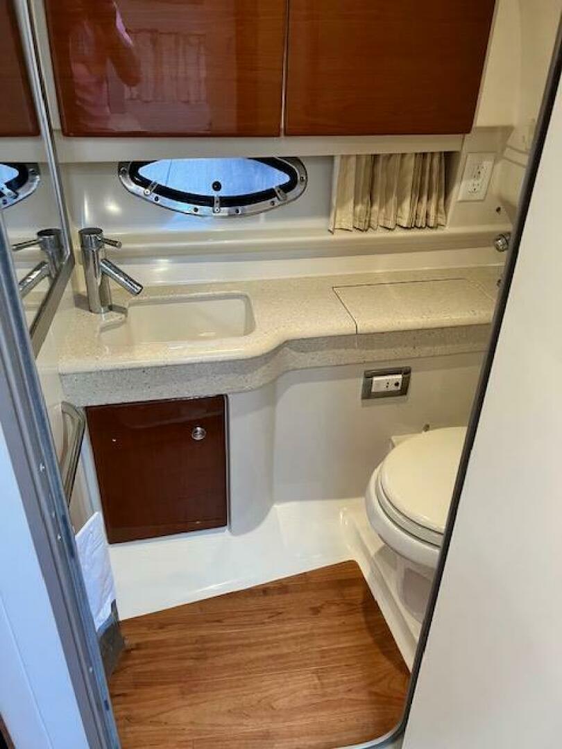 Office Space 35ft Formula Yacht For Sale