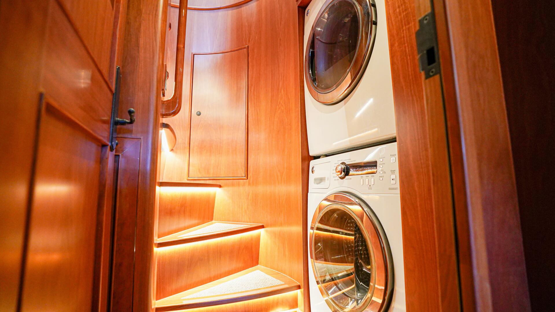 Insignia 86ft Outer Reef Yachts Yacht For Sale Insignia 86ft Outer Reef Yachts Yacht For Sale