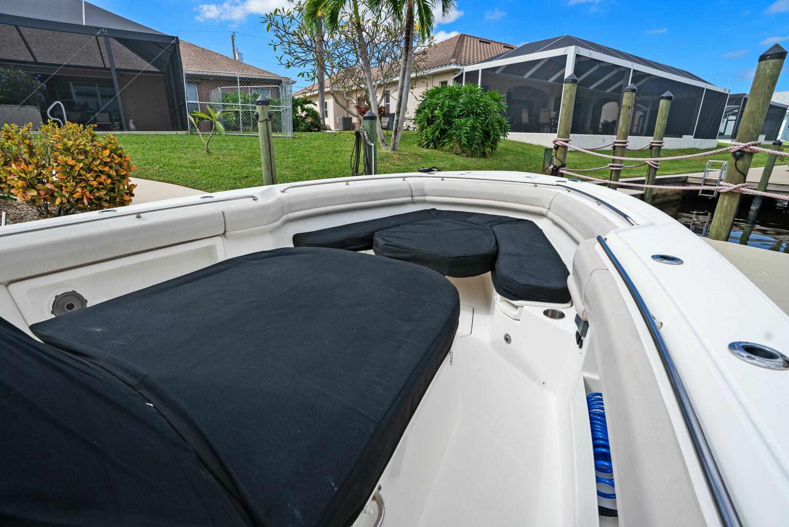 2019 Boston Whaler 380 Outrage 'Lima Kilo' - Bow