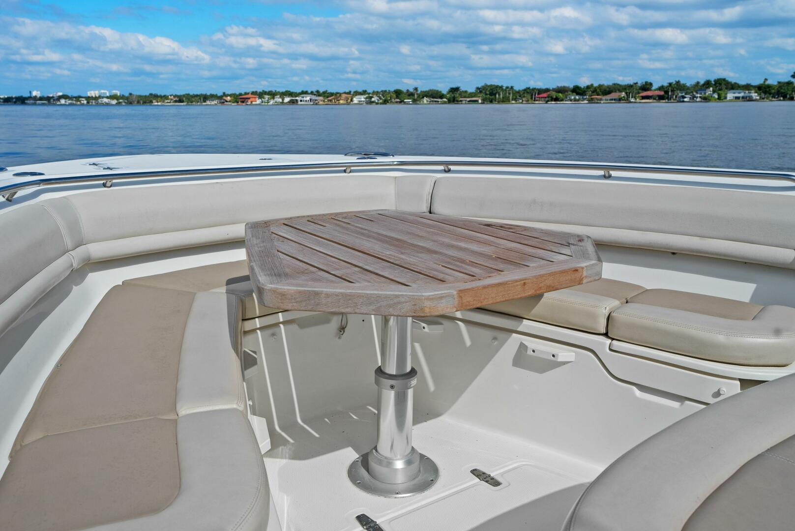 2019 Boston Whaler 380 Outrage 'Lima Kilo' - Bow