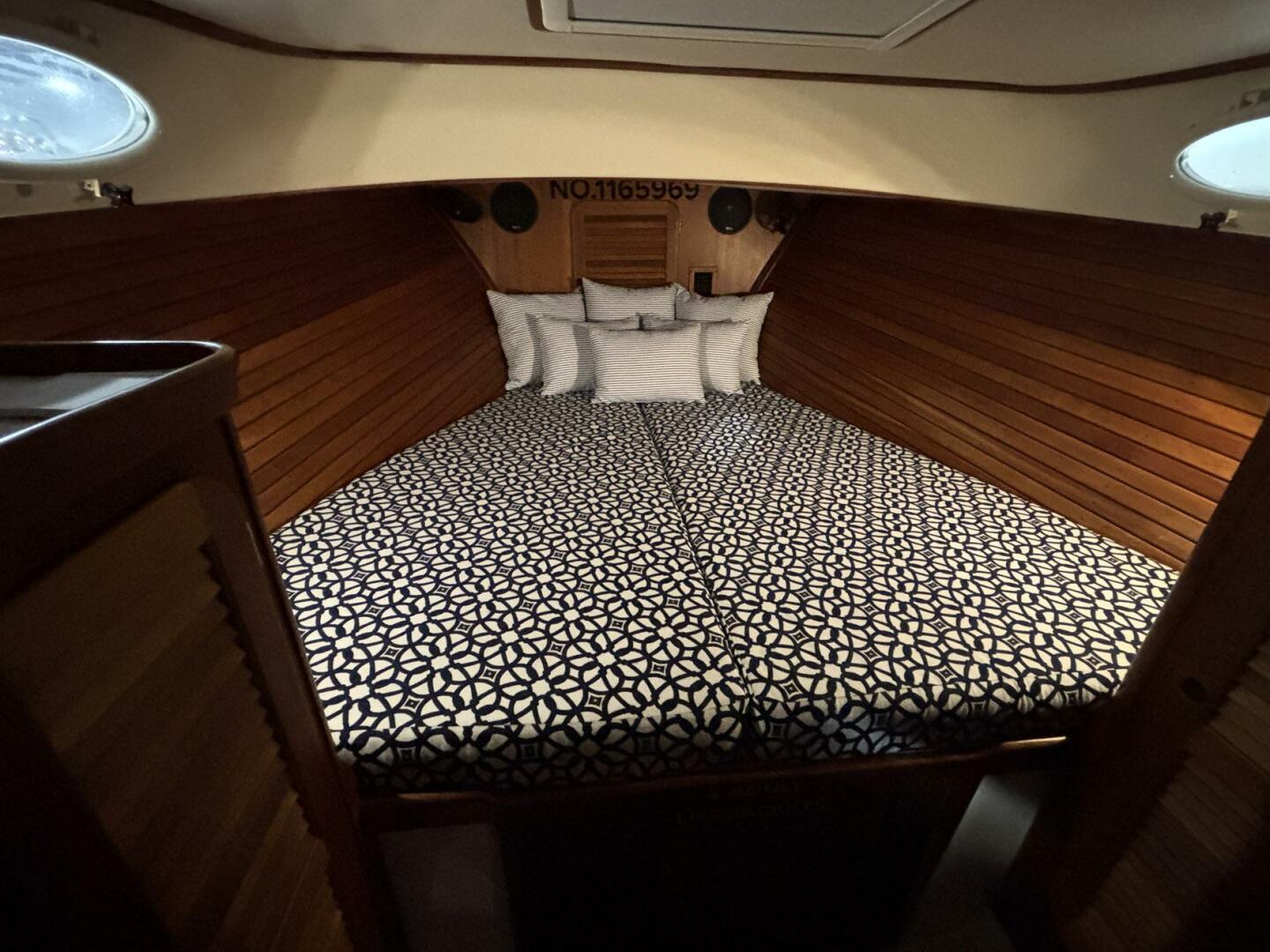 MANITOU 36ft Hinckley Yacht For Sale MANITOU 36ft Hinckley Yacht For Sale